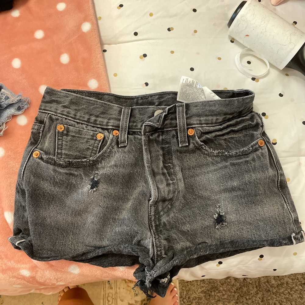 levis denim shorts. cutest shorts ever!